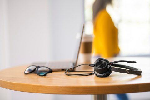 POLY Zestaw słuchawkowy Voyager 4320 z certyfikatem Microsoft Teams USB-C + adapter BT700