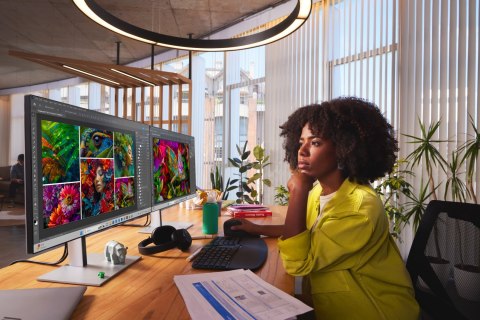 POLY Zestaw słuchawkowy Voyager Surround 85 UC z certyfikatem Microsoft Teams USB-C + przejściówka USB-C/A + podstawka ładująca